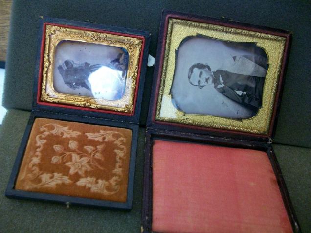 226871_619903501359074_508340326_n