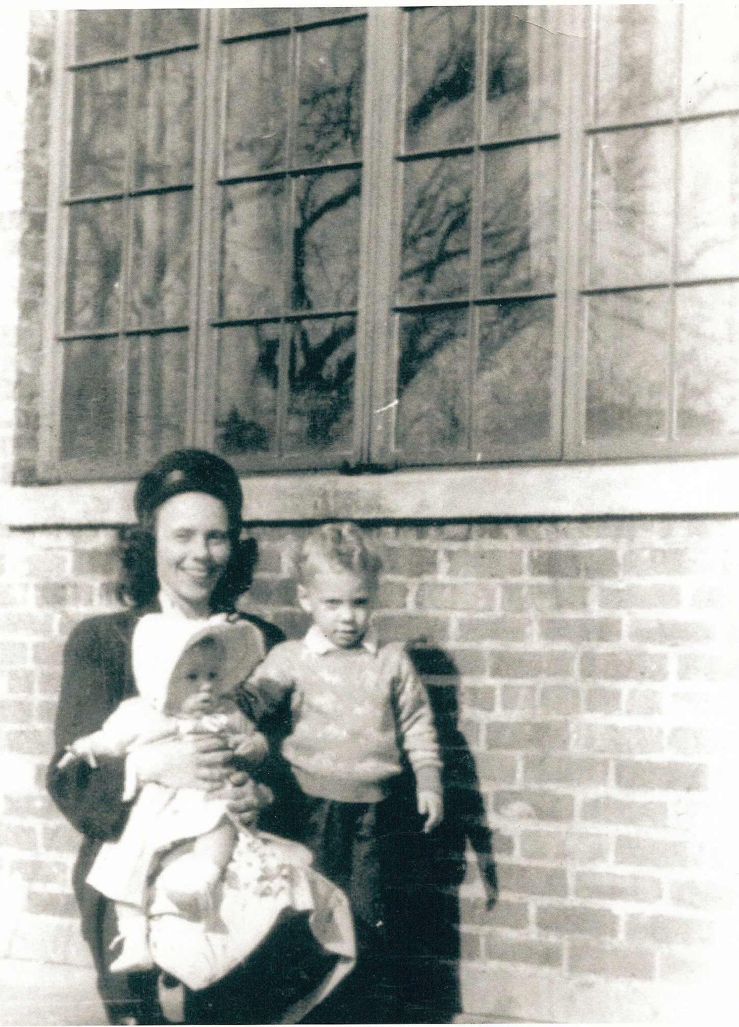4-Frances, Patricia, Russell Bright, Providence, RI 1947
